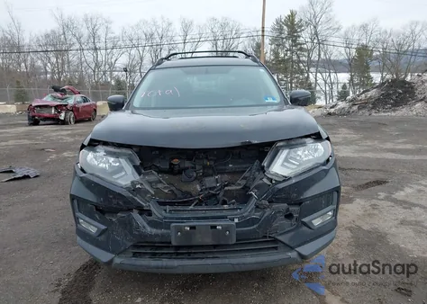 2018 Nissan Rogue Sv z USA, uszkodzony, nr VIN 5N1AT2MV1JC840300